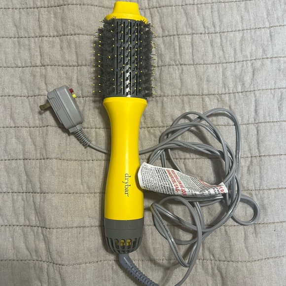 The single shot round blow-dryer brush - Picture 3 of 4